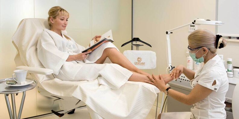 How to treat a fungal disease in the legs