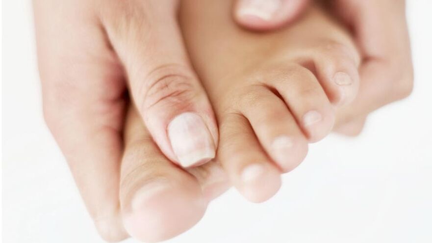 itching due to big toe nail fungus